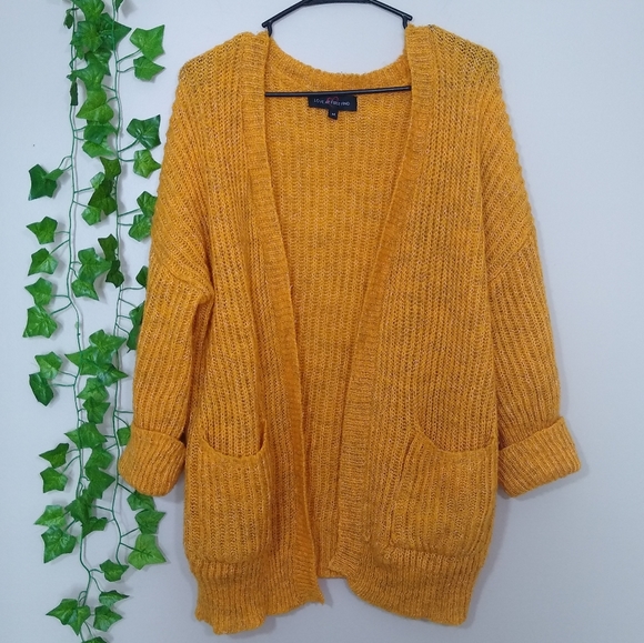 Sweaters - Cardigan sweater medium